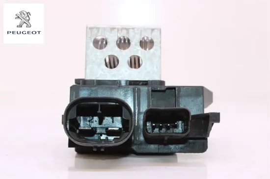 Fan Kumanda Rölesi 307-308-3008-ds3 Ds4 Peugeot  9673999880    9830143880 resmi