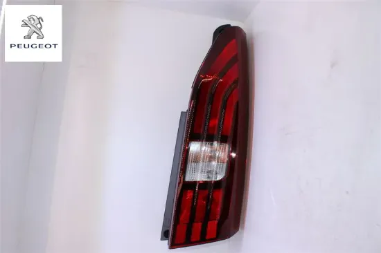 Stop Lambasi Sağ  Rifter Peugeot 9820555280 resmi