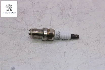 Ateşleme Bujisi Fc82ls3    205 Tu2 Peugeot    PEUGEOT 5962.K3 resmi