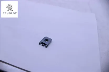 Tampon Kenar Somunu Peugeot 7427.25 resmi