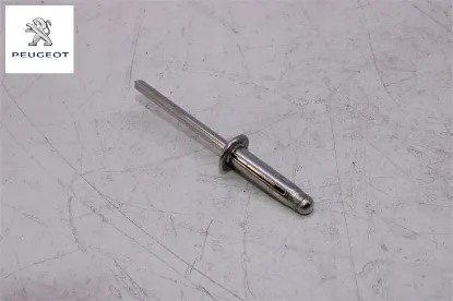 Ön Tampon Ayaği Perçini Prt Y.m Peugeot 6973.E0 resmi