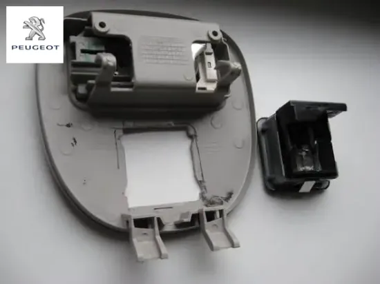 Tavan Lamba Konsülü Peugeot 8146.K9 resmi