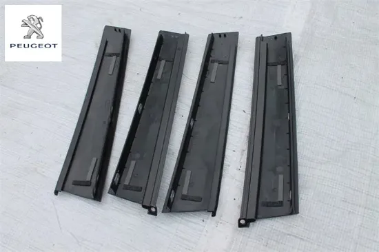 Sağ ön kapı direk bandı//peugeot peugeot  resmi