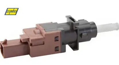 Fren-debriyaj stop müşürü peugeot boxer-cıtroen jumper 06> fıat ducato 06> doblo 1.9 jtd/d 01- Hellux 46742976/ 60816500/ 60685431 resmi