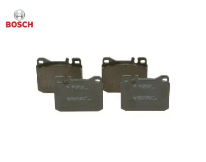 Fren balatası on mercedes w123 s123 w116 r107 Bosch A0004206320 resmi