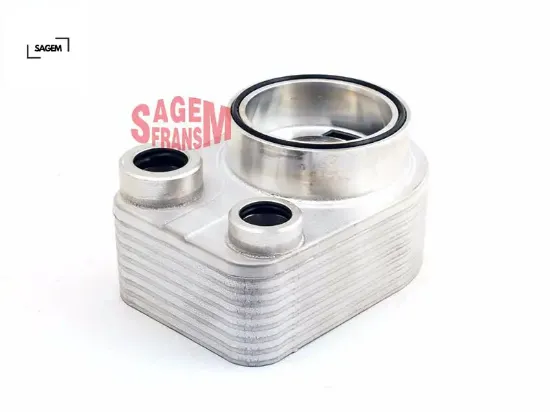Yağ soğutucu megane ıı-ııı-ıv clıo ıı-ııı-ıv symbol ıı-ııı sandero ı-ıı logan ı-ıı duster 10> dokker Sagem 213059324R resmi