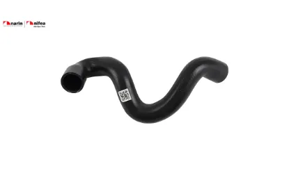 Radyatör çıkış hortumu klima sistemine sahip olan araçlarda kullanılmıştır. c-max ı (dm2) focus c-ma Nıfea 3M5H8286BJ/ 1384145/ 3M5H8286BH/ 1321521/ 30741964 resmi